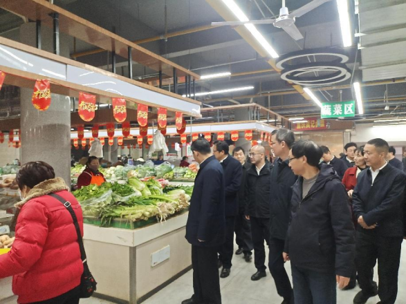市委書記胡亞波帶隊至市場運(yùn)營公司所屬象山市場開展安全生產(chǎn)和物資保供檢查活動(2)98.png