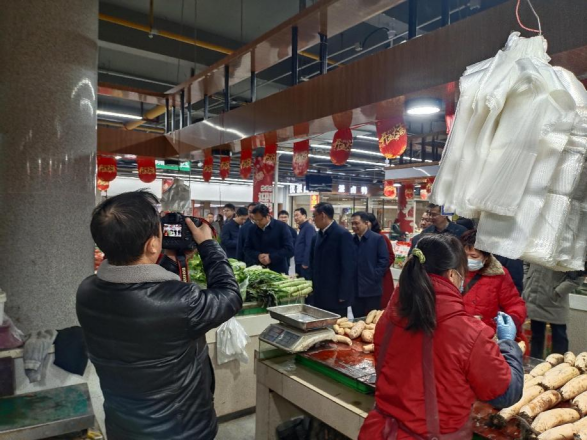 市委書記胡亞波帶隊至市場運(yùn)營公司所屬象山市場開展安全生產(chǎn)和物資保供檢查活動(2)293.png